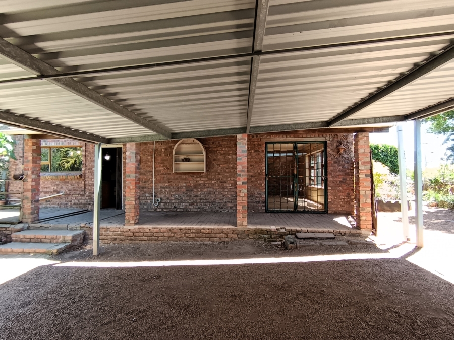 4 Bedroom Property for Sale in C Place Eastern Cape